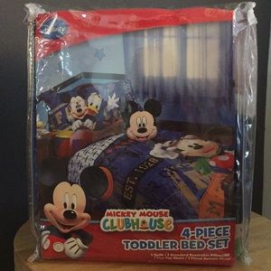 Mickey Mouse Clubhouse 4-piece Toddler Bed Set